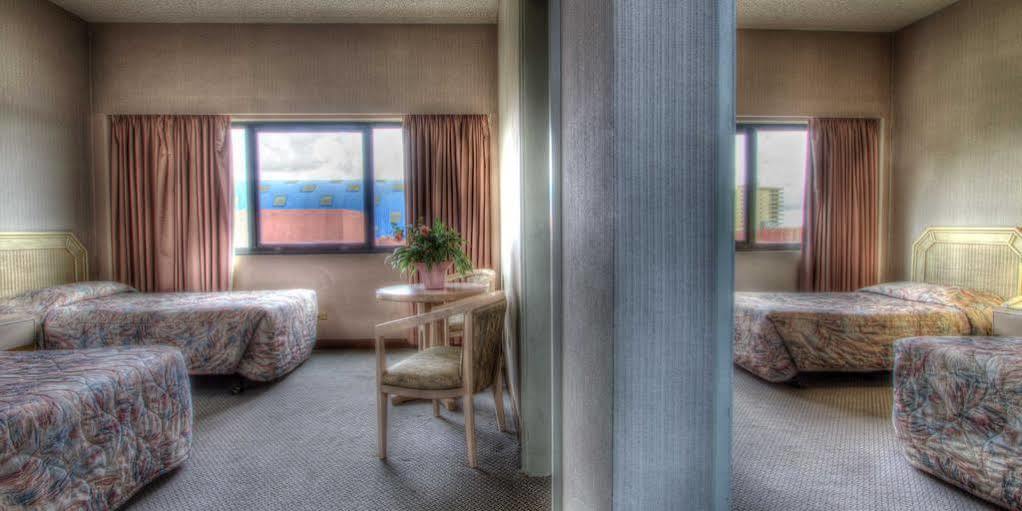 Pacific Bay Hotel Tumon Esterno foto