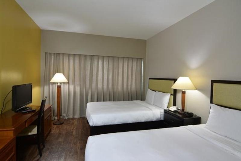Pacific Bay Hotel Tumon Esterno foto